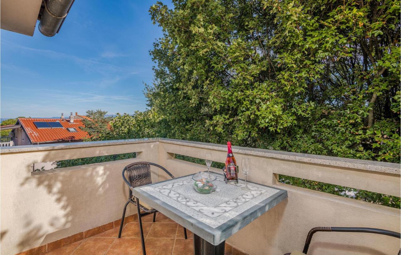 Nice Apartment In Malinska Dubasnica With Kitchen Ngoại thất bức ảnh